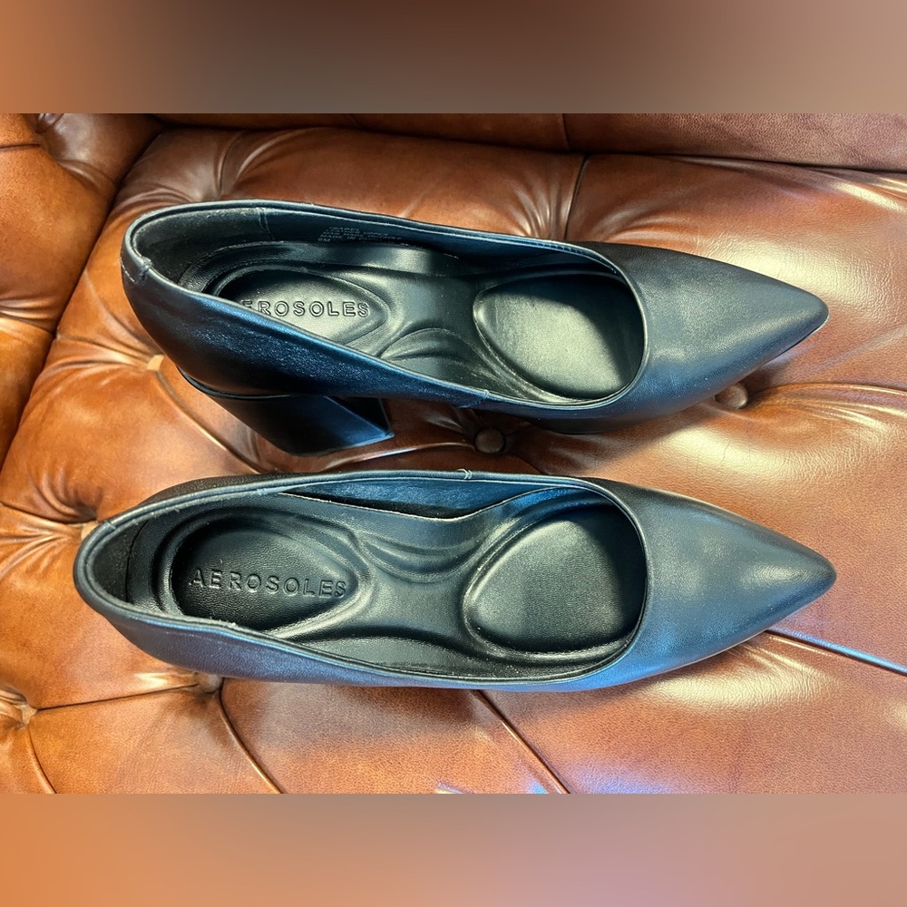 Black Pointed Toe Pumps With Block Heel - image 4